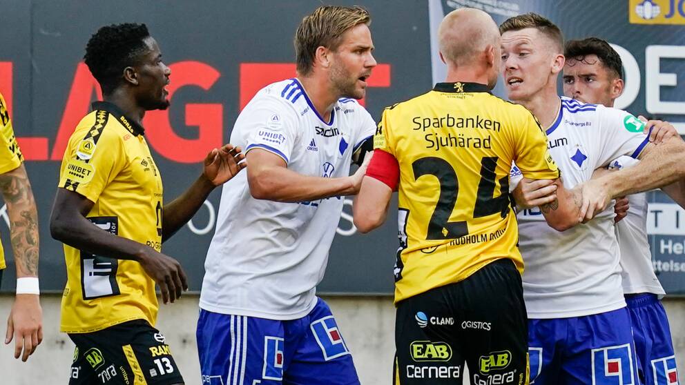 Irriterat bland spelarna under söndagens fotbollsmatch i allsvenskan mellan IF Elfsborg och IFK Norrköping FK på Borås Arena.
