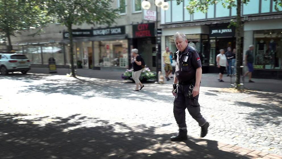 Väktaren och L-politikern Michael Helmersson berättar om något av det han ser och upplever till vardags i Kristinehamn – kommunen som toppar anmälda brott-listan i Värmland