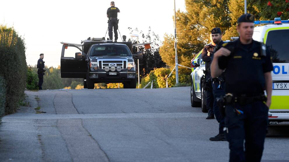 Polisinsats efter en skottlossning i Södertälje.