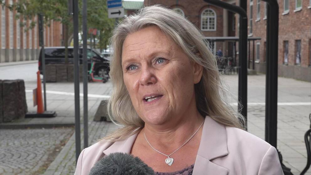 Ann-Cristine From Utterstedt, sverigedemokraterna, intervjuas om att hon ska representera Jämtlands län i stället för Västmanland i riksdagen, trots att hon bor i Västerås.