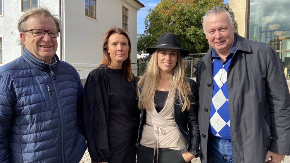 Från vänster: Gruppledaren Lars Fagerström (L), ordföranden Petra Hygrell (L), ordföranden Georgia Ferris (KD) och ledamoten Håkan Fermergård (KD) i Falkenberg.