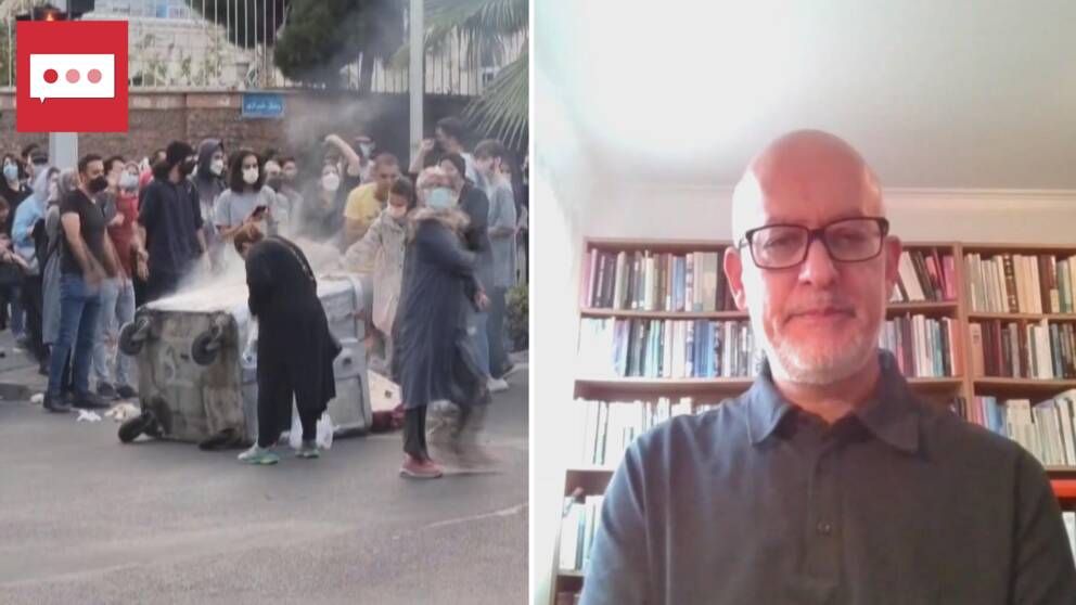 Två bilder i ett, till vänster demonstranter, till höger Mohammad Fazlhashemi, glasögon, vitt kort skägg, i bakgrunden böcker.