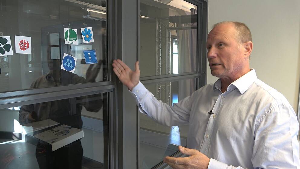Lennart Sjöberg förklarar det politiska läget i Valdemarsvik