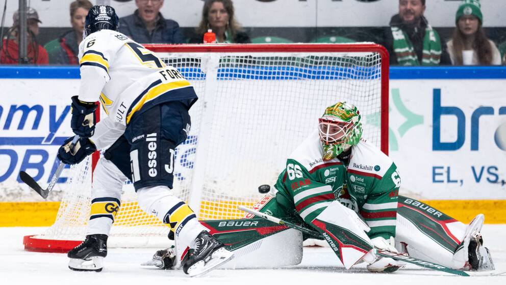 Fredrik Forsberg gör 1–1 för sitt HV71 mot Rögle.