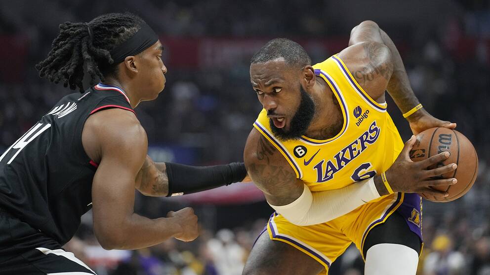 LeBron James gjorde 30 poäng i natt och lär bli tidernas poängkung i NBA senare under säsongen.