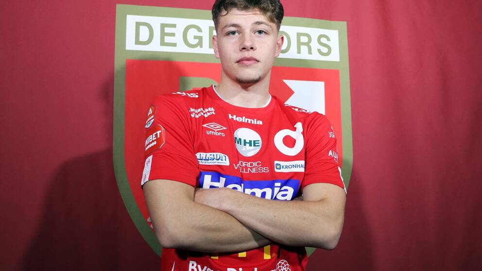 21-åriga anfallaren Gustav Lindgren har skrivit på ett treårsavtal med Degerfors IF.