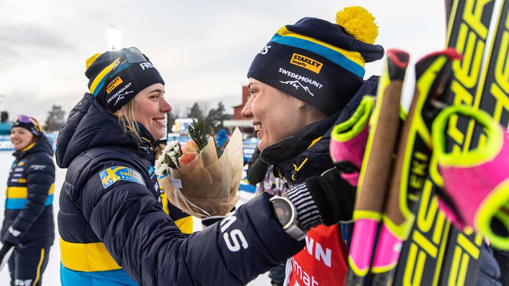 Elvira Öberg och Hanna Öberg laddade för världscuppremiär.
