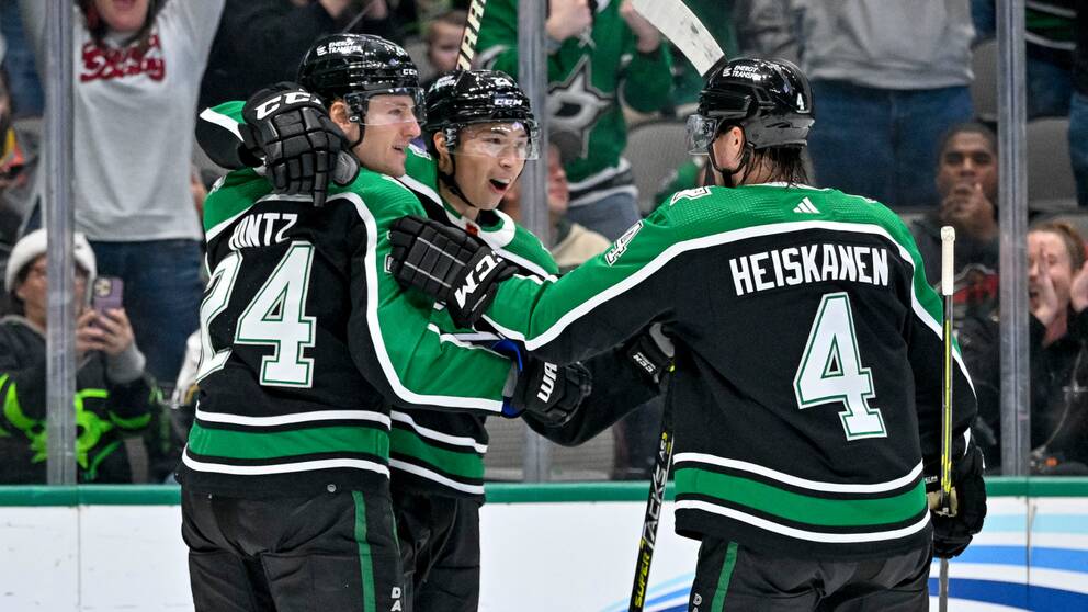 Roope Hintz (till vänster) gjorde hattrick i den galna matchen.