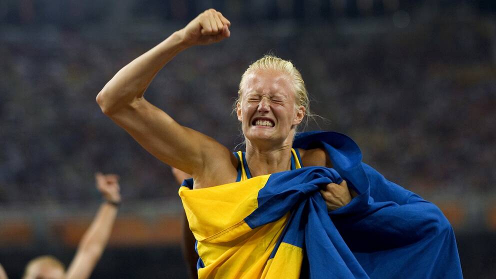Carolina Klüft vid OS-guldet 2004.