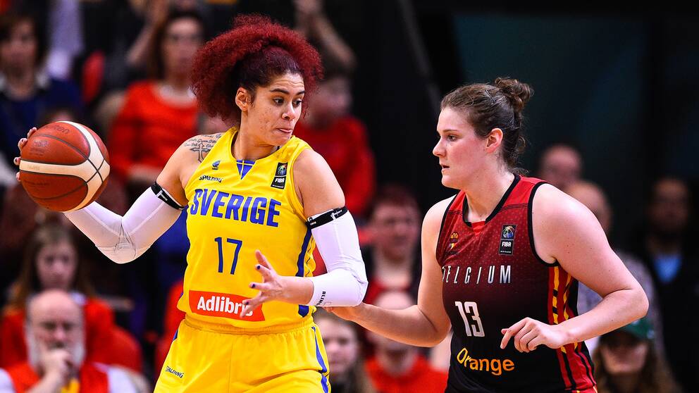 Amanda Zahui, här i svenska landslagsdressen, är klar för regerande mästaren i WNBA, Las Vegas Aces.