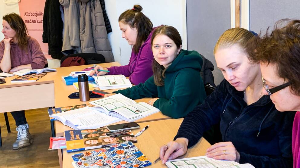 En av deltagarna på kursen är Anna Orlova som nu korsar fingrarna för att kursen i Halmstad ska leda till ett jobb som målare, fotograf eller inom barnomsorg.