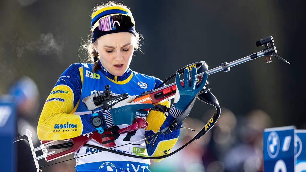 Stina Nilsson sköt fyra bom i sista skyttet i distansloppet i EM.