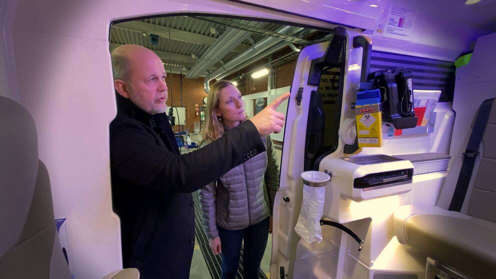 Henrik Lindelöf, verksamhetschef för sjukvårdens larmcentral och ambulanssjukvården. Christine Senter, verksamhetschef för vuxenpsykiatrin i Västmanland.