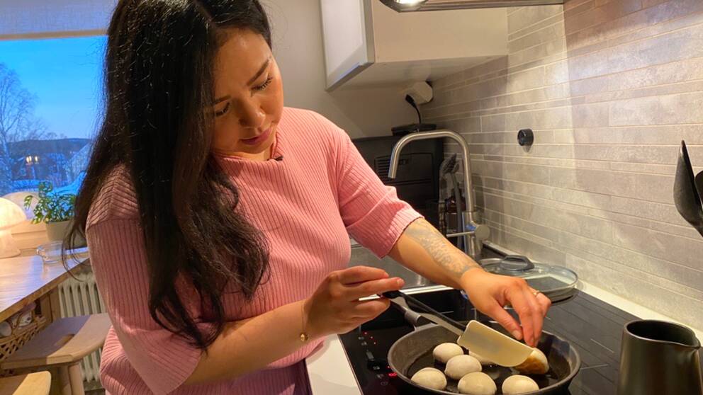 Bodenkocken Nazuk Turdieva steker dumplings.