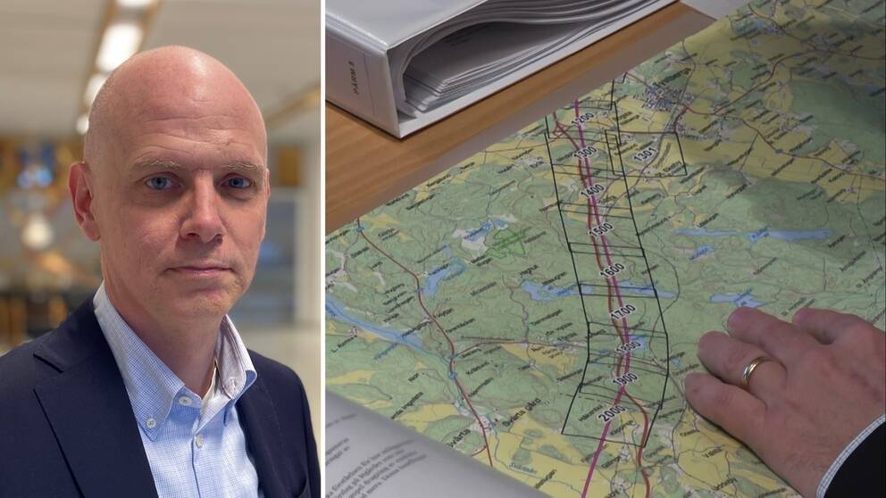 En skallig man i skjorta och kavaj. EN karta över möjlig dragning av en framtida Ostlänk.
