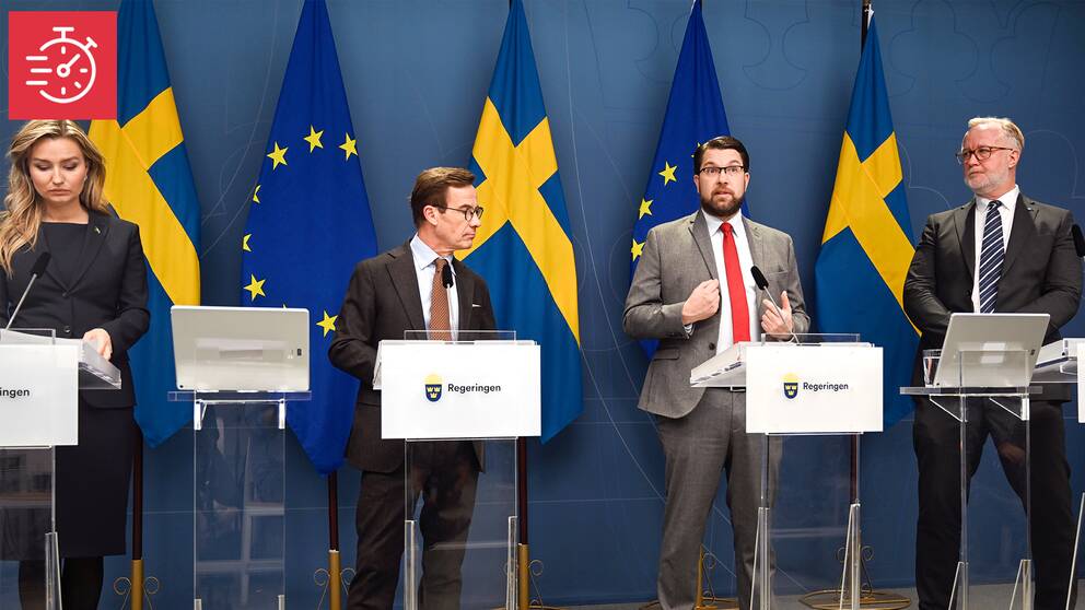 Statsminister Ulf Kristersson (M), energi- och näringsminister Ebba Busch (KD), arbetsmarknads- och integrationsminister Johan Pehrson (L) samt Sverigedemokraternas partiledare Jimmie Åkesson (SD) håller pressträff.