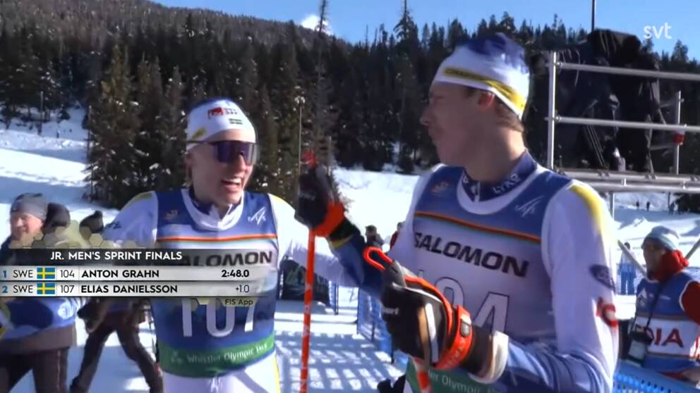 Elias Danielsson och Anton Grahn kunde krama om varandra efter att de tog silver respektive guld på JVM-sprinten.