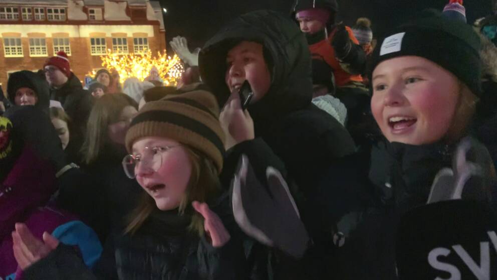 Publik på torget i Gällivare.
