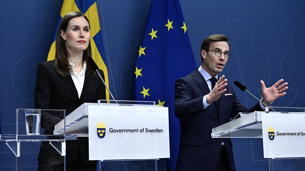 Finlands statsminister Sanna Marin och statsminister Ulf Kristersson under en gemensam presskonferens i Stockholm. Det är det första besöket från en regeringschef som statsminister Ulf Kristersson tar emot sedan regeringsbildningen.