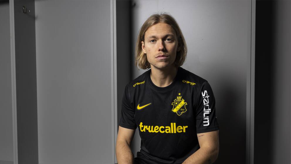 Danske forwarden Viktor Fischer i AIK-tröjan
