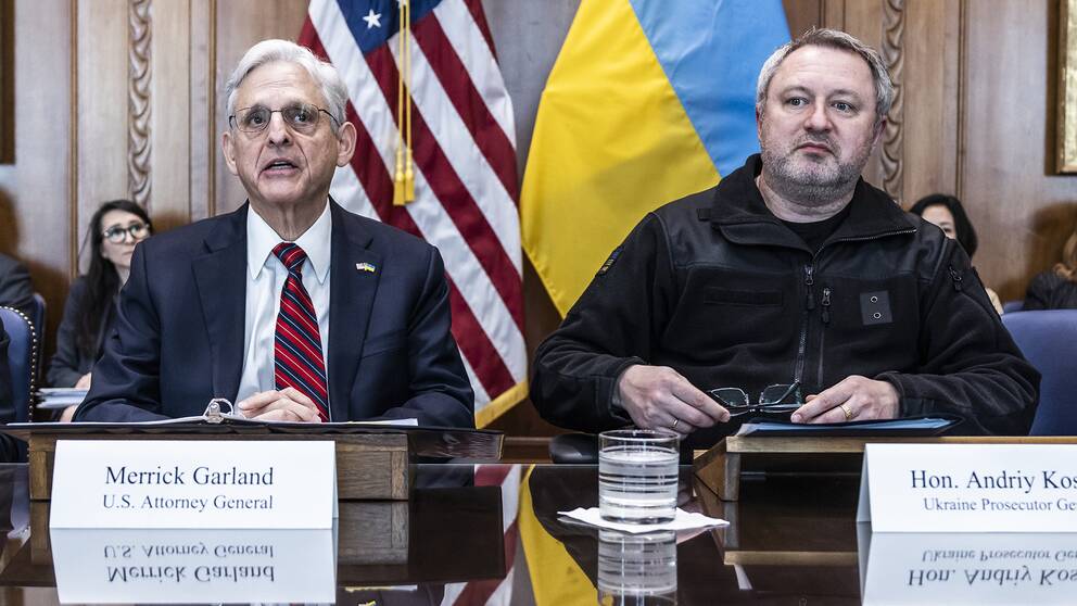 USA:s justitieminister Merrick Garland och Ukrainas riksåklagare Andrij Kostin.