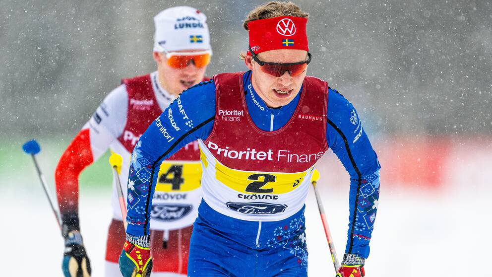Stort spurtdrama i herrstafetten – Berglund vinner med 0,2 sekunder
