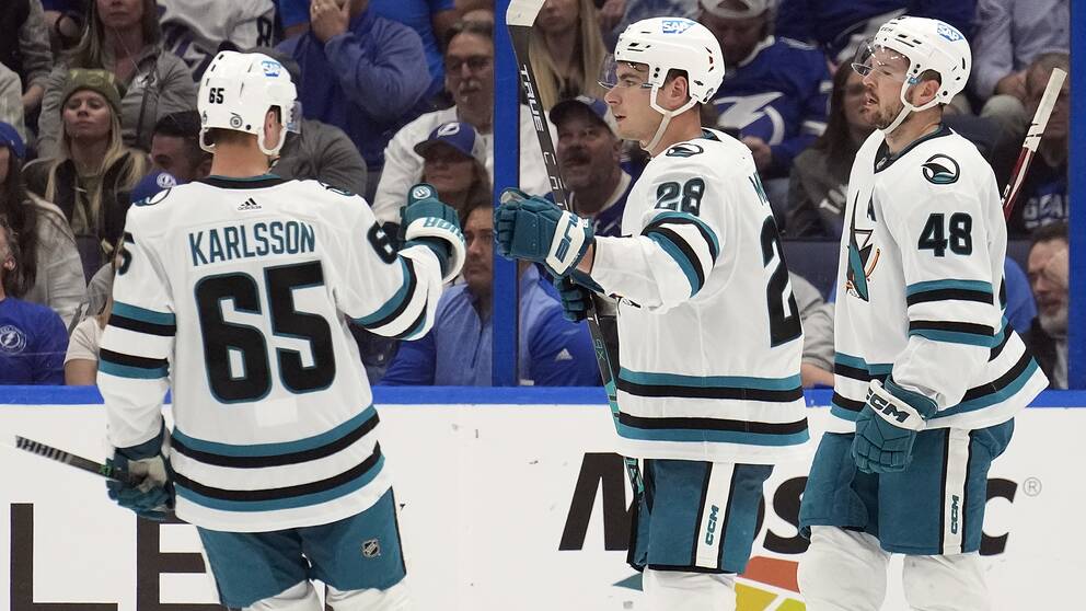 Erik Karlsson gjorde två mål och en assist för San Jose.