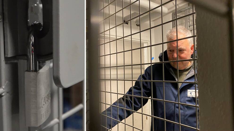 Fastighetschefen på kommunala bostadsbolaget KBAB tittar in i ett förråd med gallerdörr.