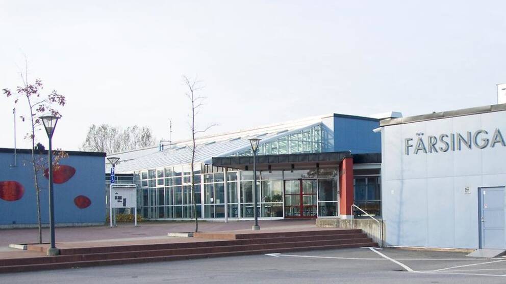 Färsingaskolan i Sjöbo håller stängt trots att sportlovet ännu inte har börjat. Orsaken är hot och vandalisering på skolan.