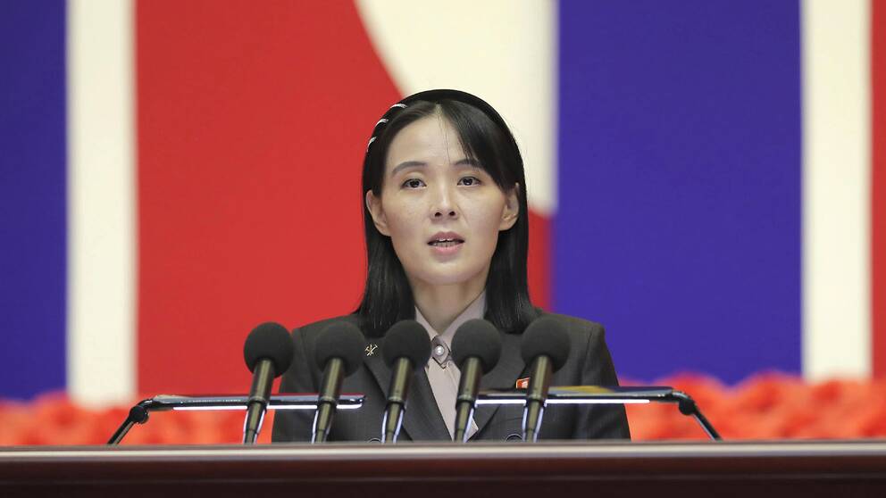 Nordkoreas ledare Kim Jong-Uns syster Kim Yo-Jung varnar USA och Sydkorea för att utöka sina gemensamma militärövningar. Arkivbild på henne.