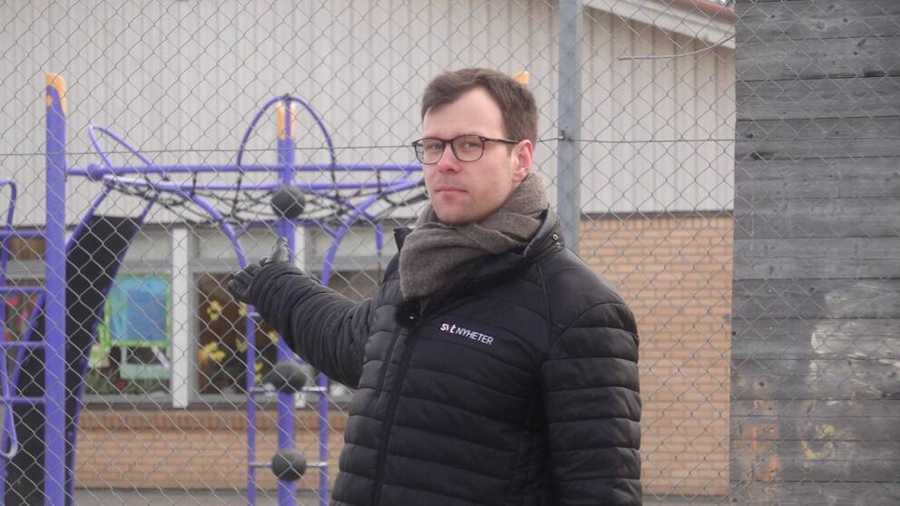 Reporter på skolgård