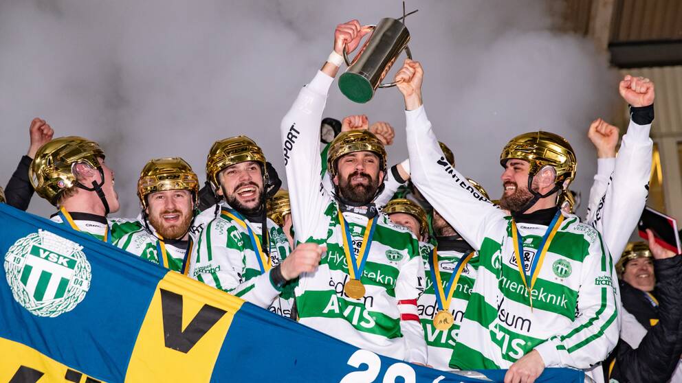 Västerås svenska mästare i bandy igen.