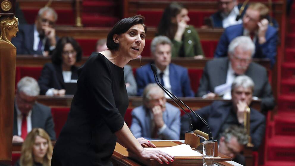 Franska högerkonservativa partier inleder debatten med att mana till ”respekt för det demokratiska systemet”. 