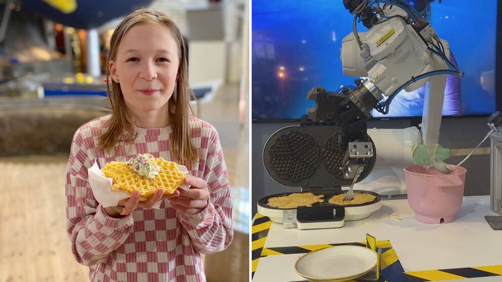 Mikaela Dahlberg har rosa- och vitrutig tröja och mörkblont hår. Hon tittar in i kameran och håller i en våffla med glass och strössel. Till höger syns våffelroboten som precis håller på att lyfta ut en färdiggräddad våffla ur järnet.