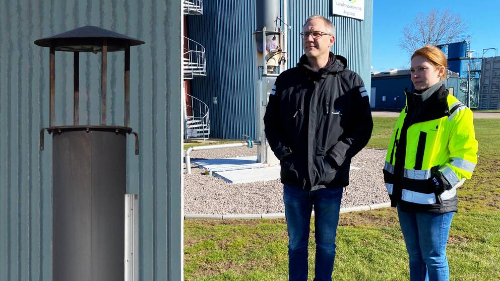 Tvådelad bild: En skorsten samt Mattias Leijon, vd för LBVA och Emma Johansson, VA-ingenjör som står vid reningsverket Ängstorp i Laholm.