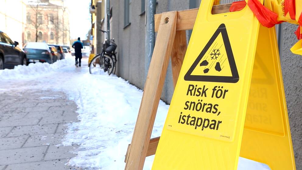 En varningsskylt som varnar om snöras.