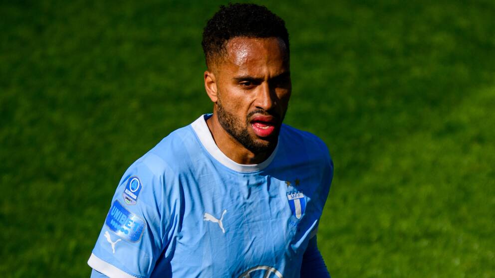 Isaac Kiese Thelin sätter 1-0 från straffpunkten