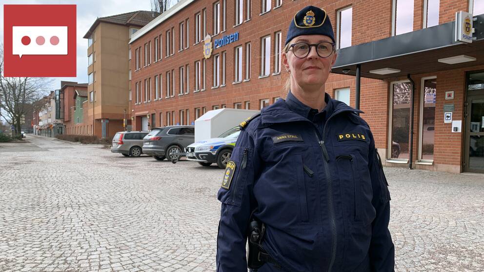 Kommunpolisen Anna Ställ står utanför polishuset i Borlänge.