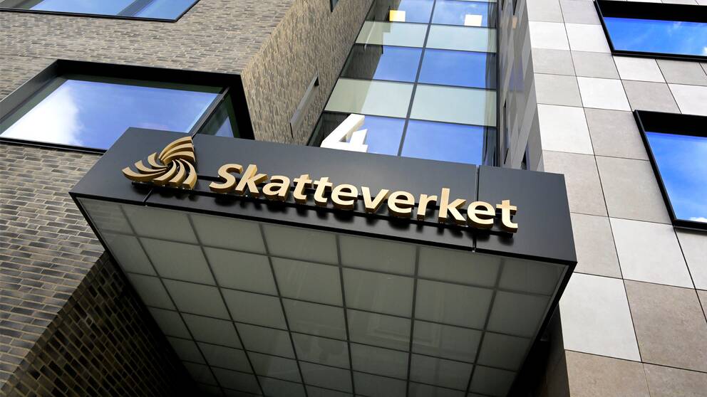 Skylt där det står Skatteverket, på myndighetens huvudkontor i Sundbyberg.