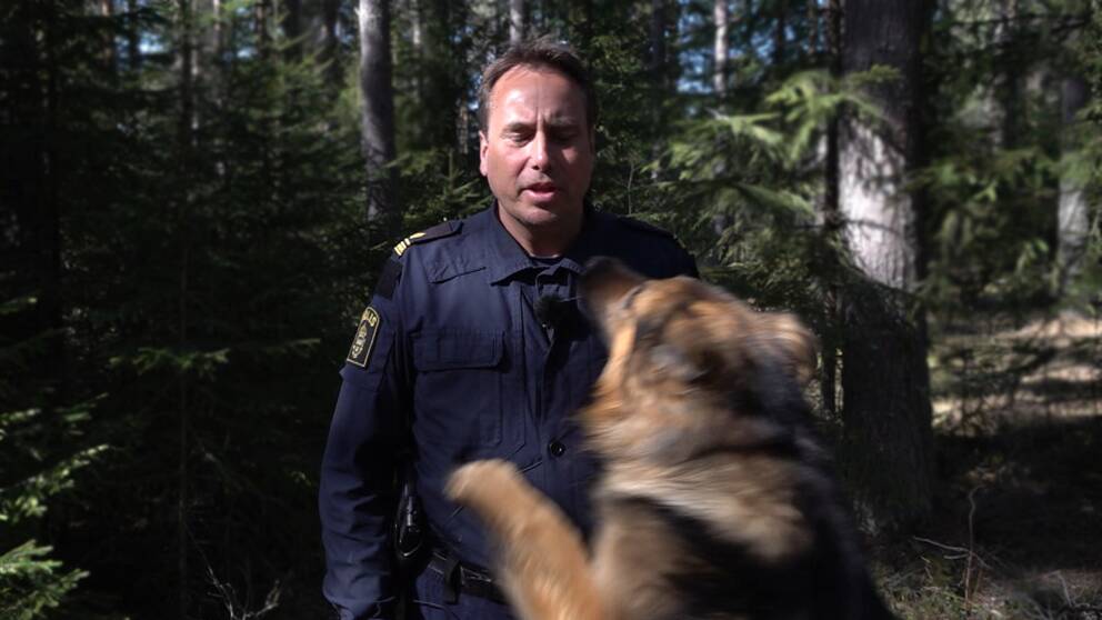 Jörgen Modin och schäfern Ärras.