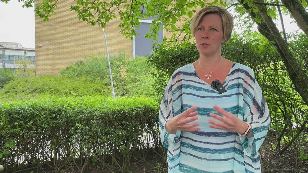 Vårdförbundet i Skånes ordförande Malin Tillgren intervjuas om löner inom sjukvården.