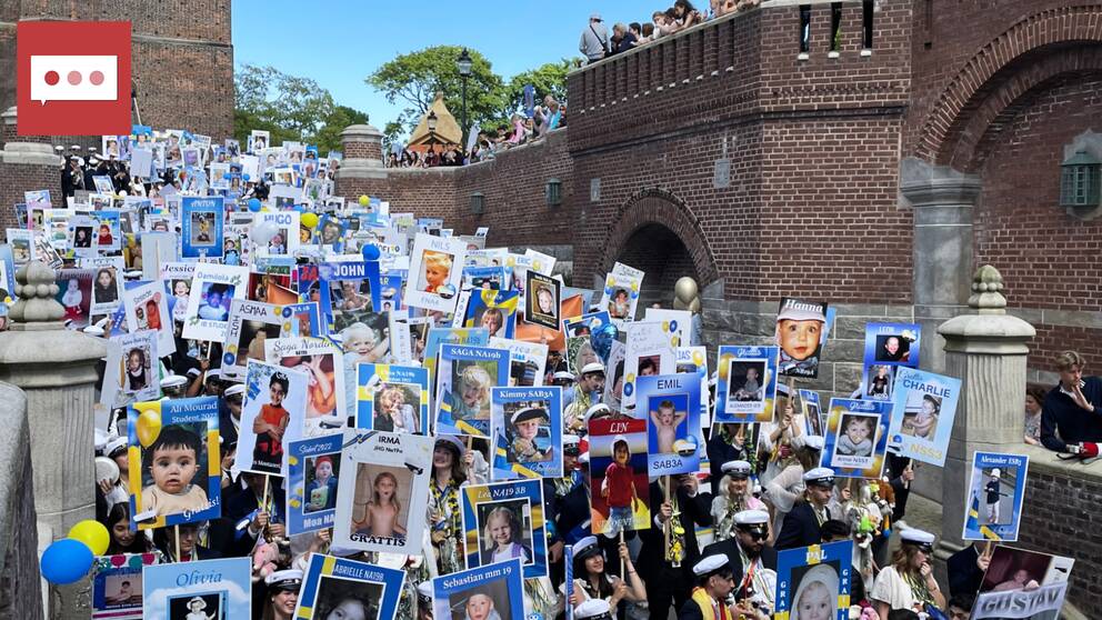 Många studenter i terasstrapporna i Helsingborg.