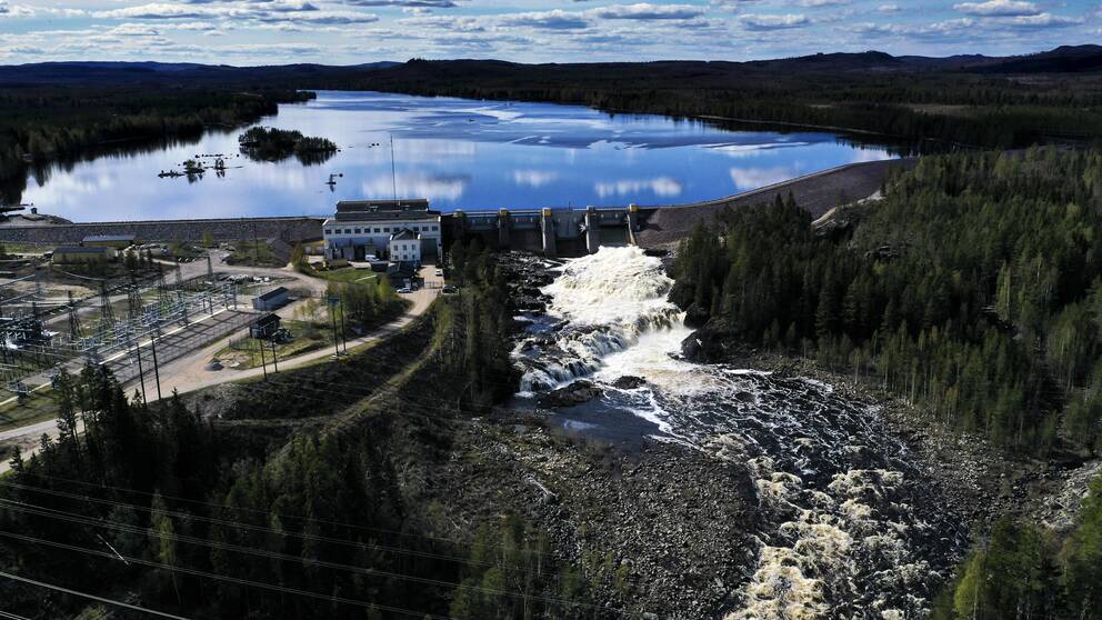 Vattenkraftverket Laforsen utanför Kårböle. Vattnet är en del av Ljusnan.