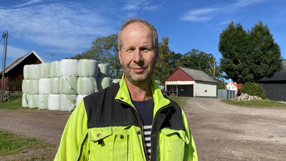 Foderproducenten Peter Jonsson berättar om de höga foderpriserna.