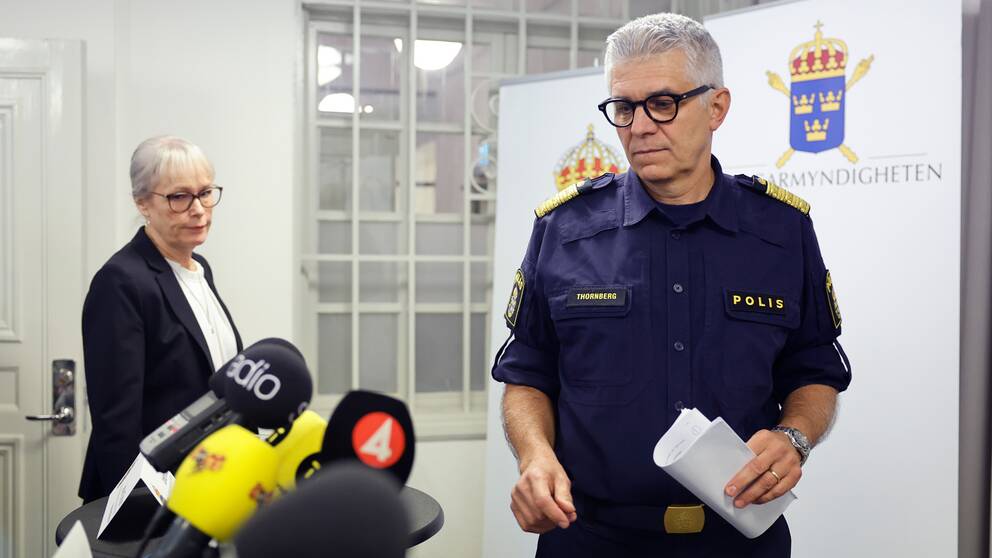 Rikspolischef Anders Thornberg på en presskonferens.