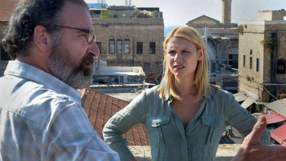 CIA-chefen och hans agent. Saul Berenson och Carrie Mathison i andra säsongen av Homeland.