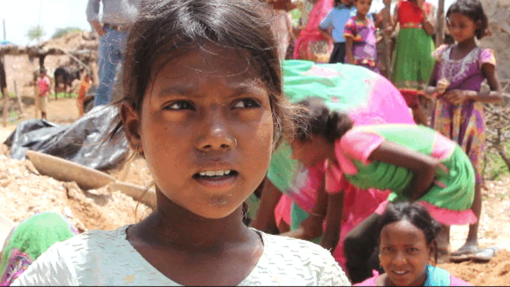 8-åriga Lalita Kumari sliter i indisk glimmergruva.