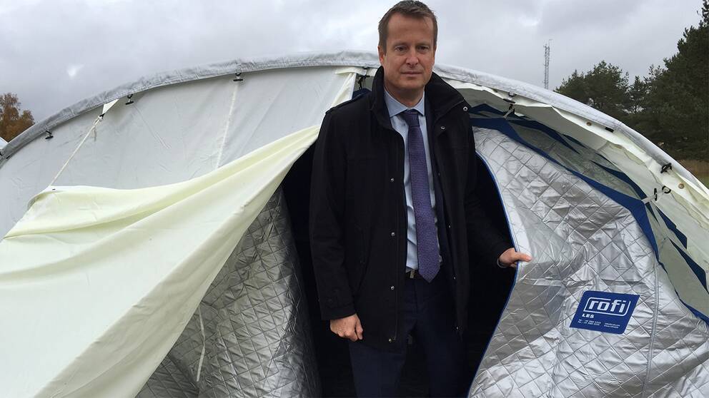 Inrikesminister Anders Ygeman (S) tycker Revinges tält är en bra lösning.