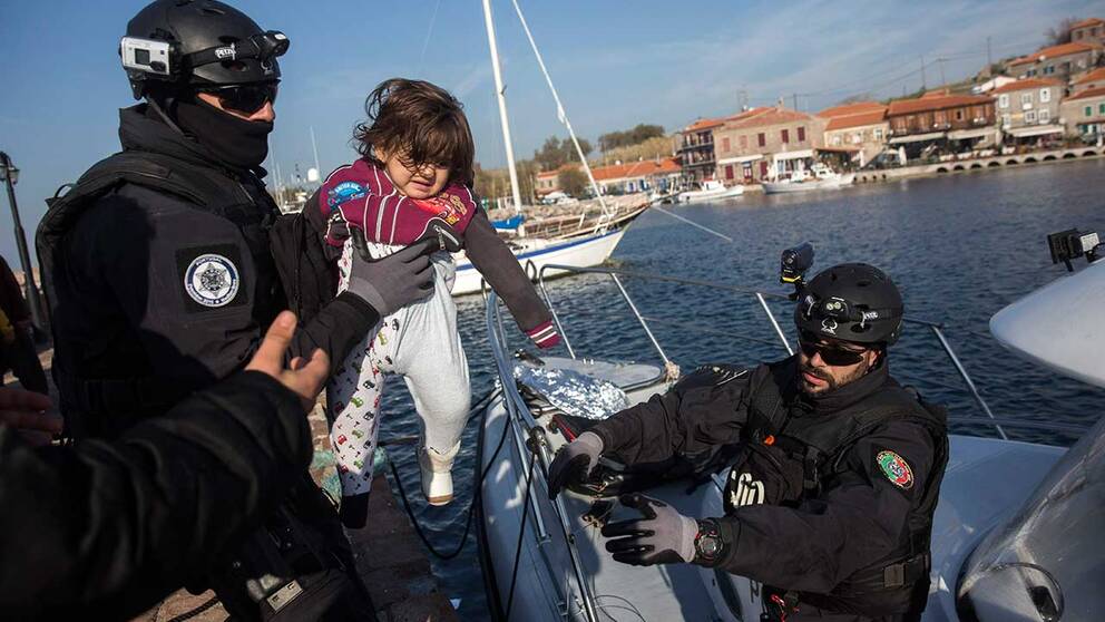 Portugisiska medlemmar i EU:s gränsbevakningsstyrka Frontex på den grekiska ön Lesbos.