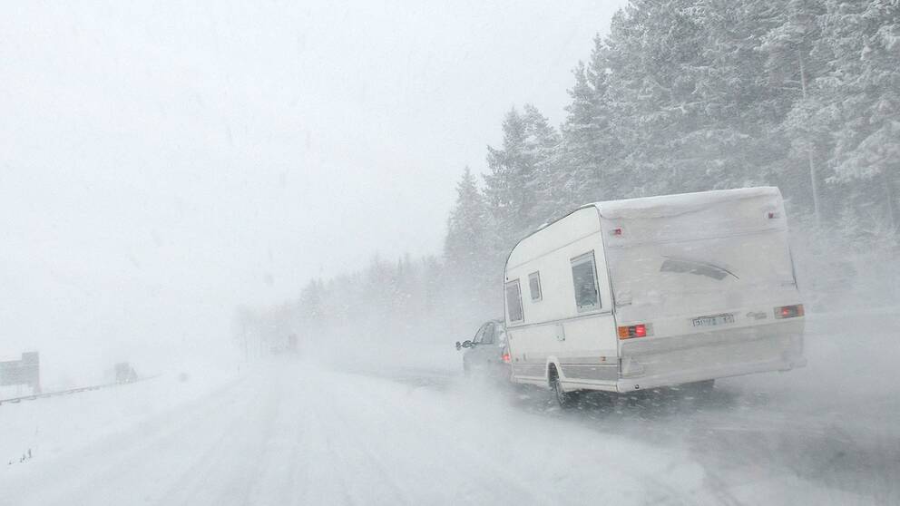 Husvagn i snöstorm